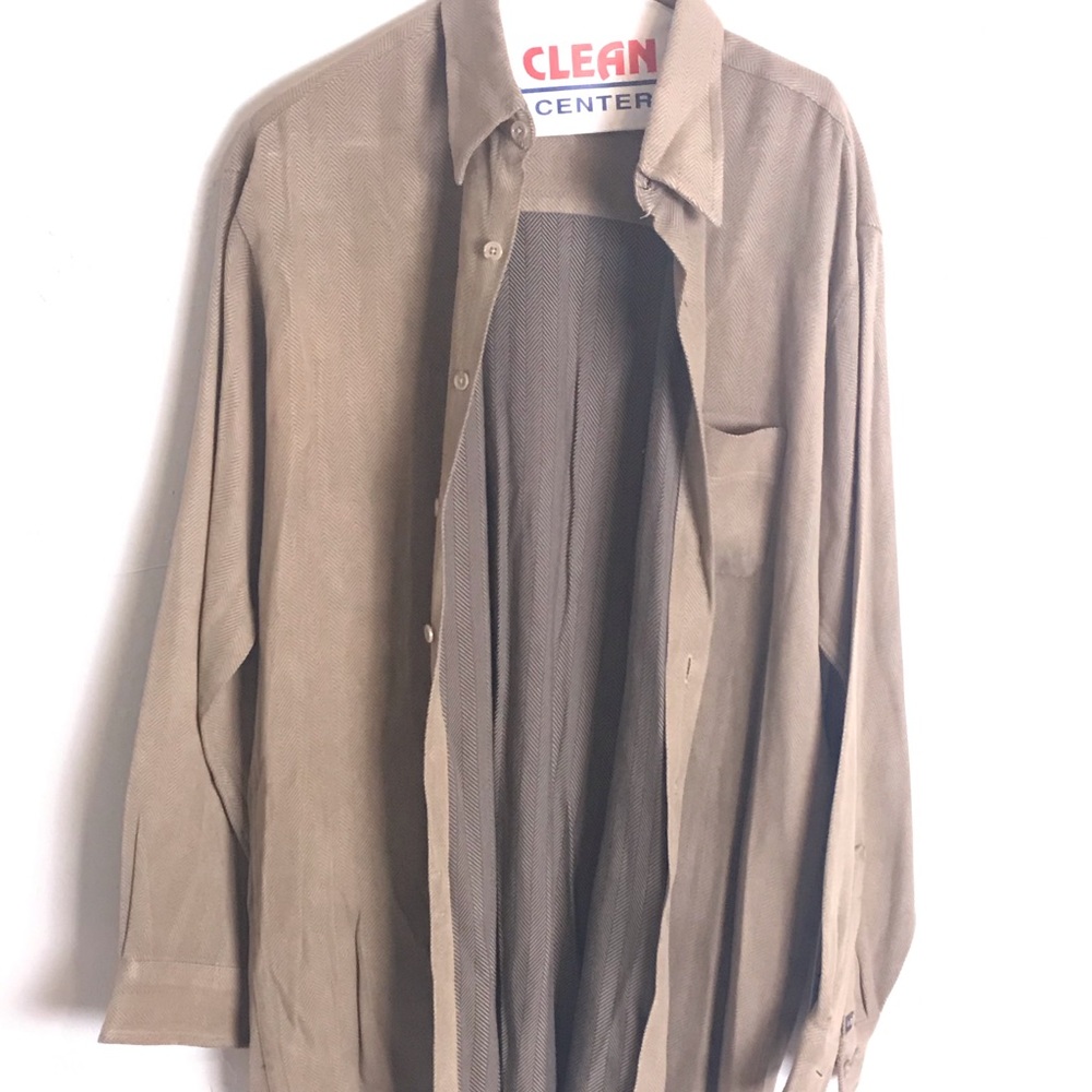 Robert Barakett Size M tan Corduroy button up